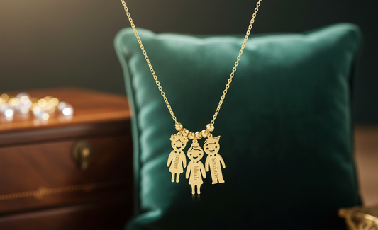 Collier Neo Happy Family : L'Évolution du Lien Familial dans l'Or 18K