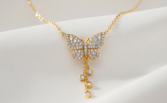 Pourquoi le Collier Papillon en Or 18K est devenu mon bijou préféré