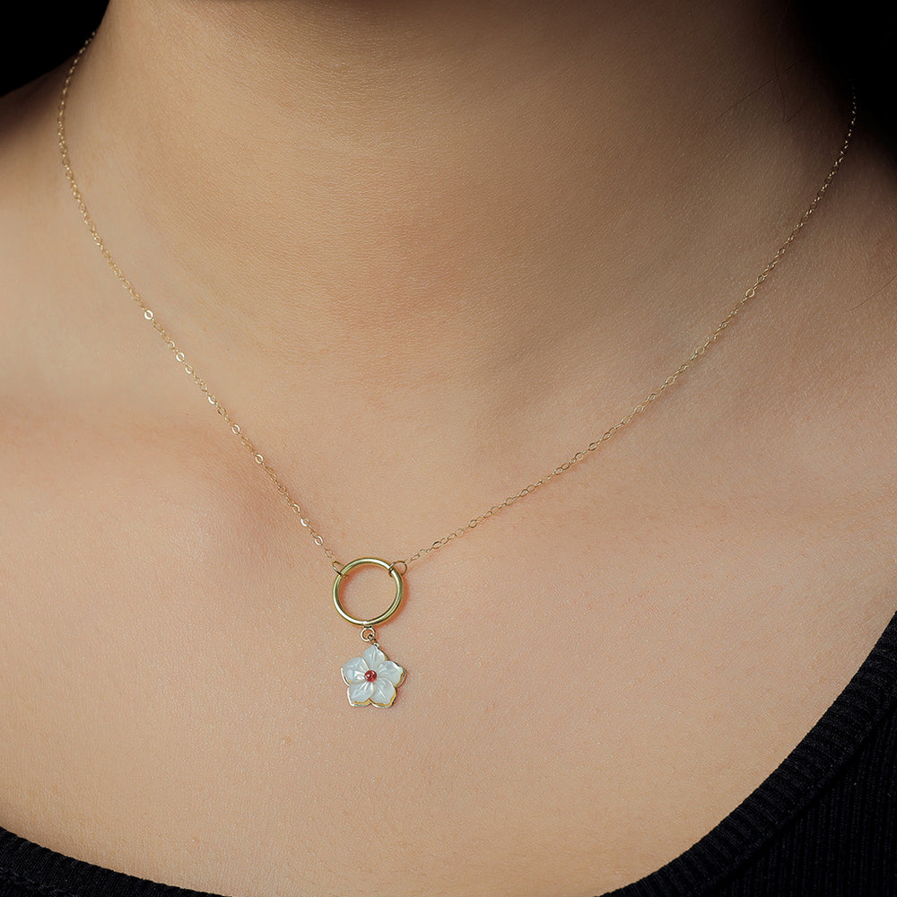 Ivory Flower in 18K Gold
