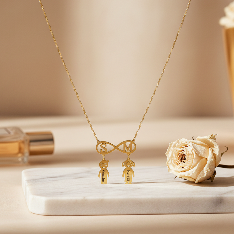 Infinity family necklace in 18k Gold