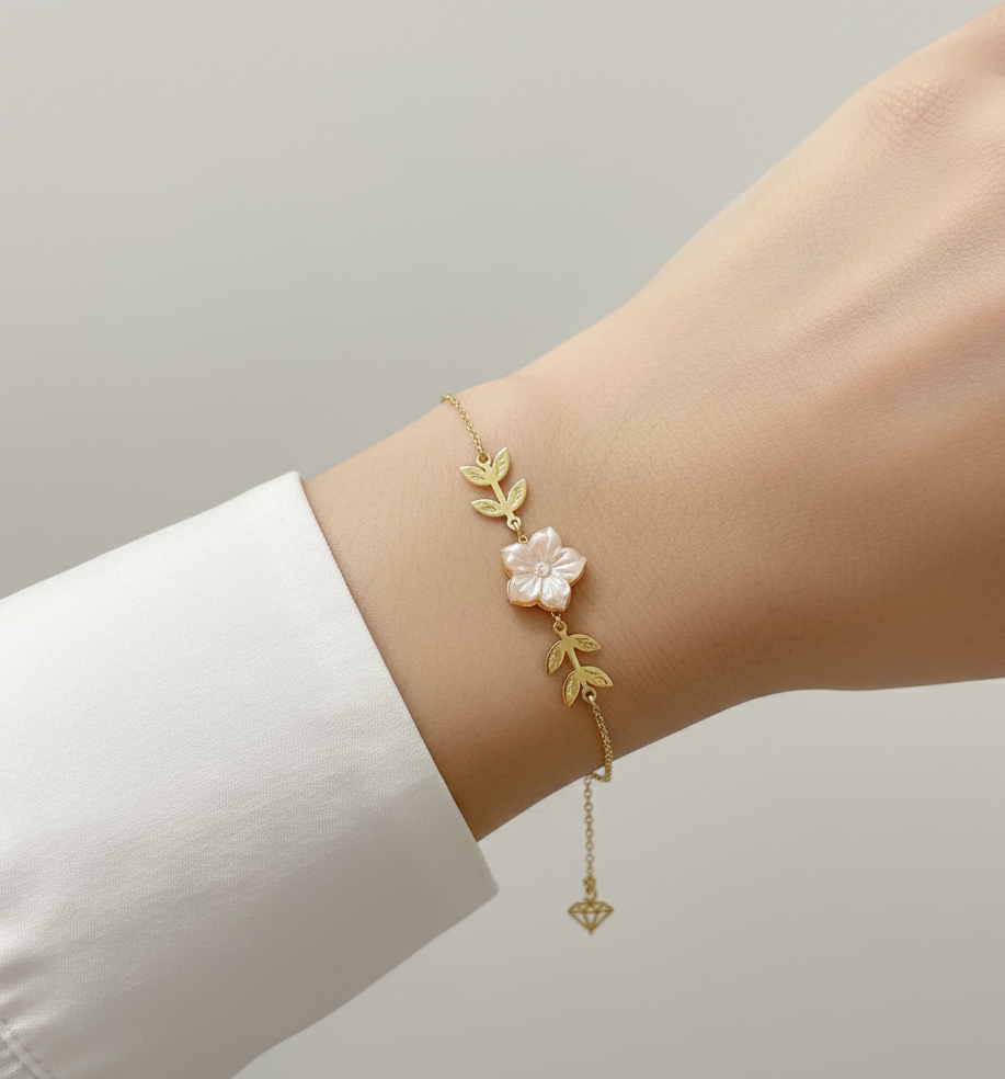 Sérénité Florale en Or 18K