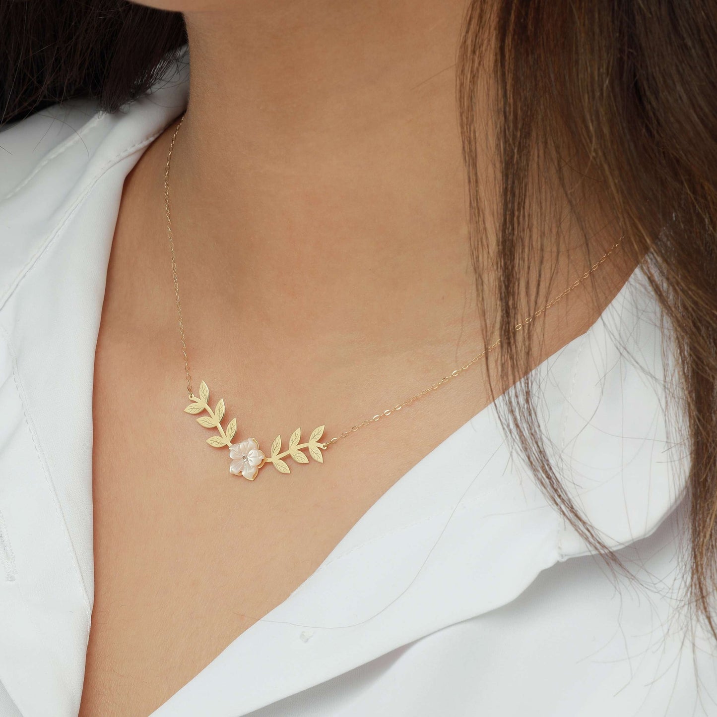 Collier Sérénité Florale en Or 18K