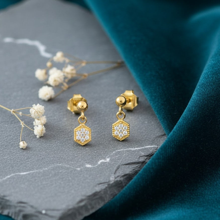 مشبك كريستالي من الذهب عيار 18 قيراطًا