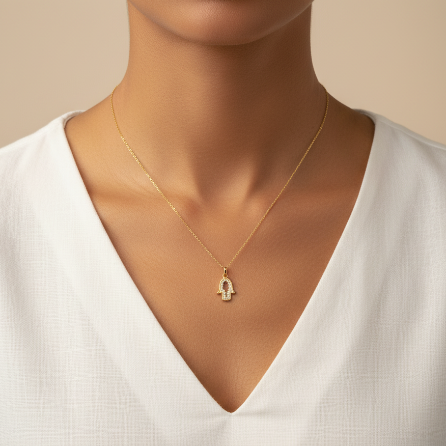 قلادة خميسة مفتوحة من الذهب عيار 18 قيراطًا