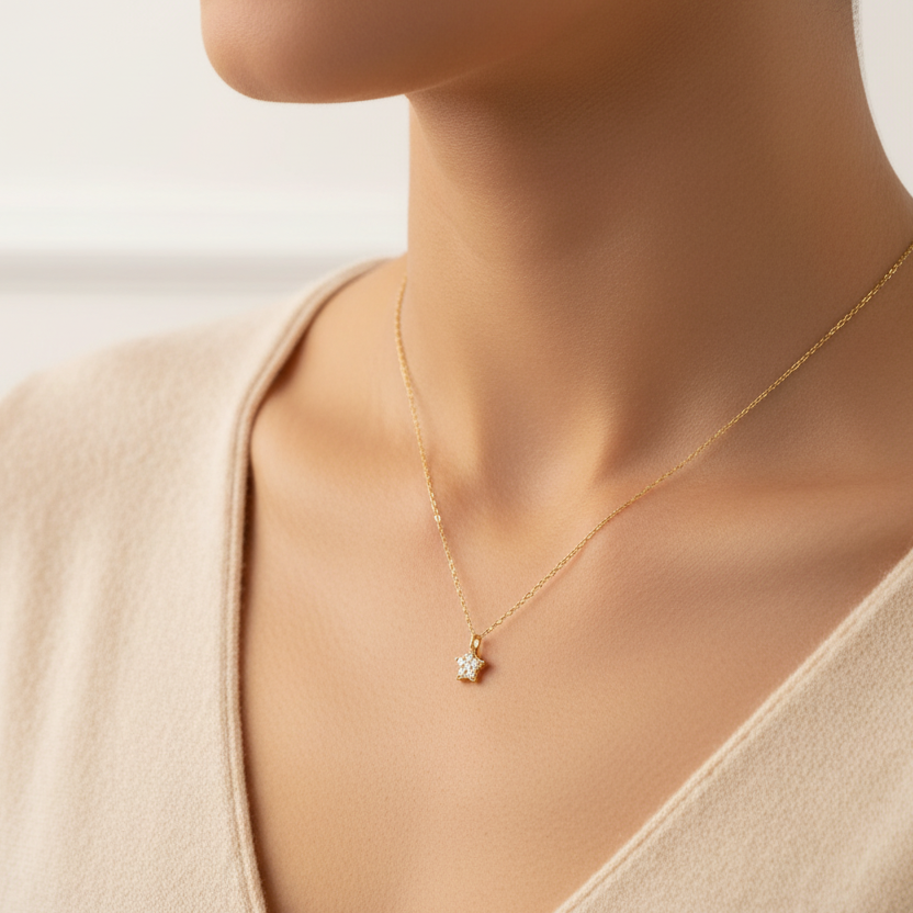 قلادة نجمة (S) من الذهب عيار 18 قيراطًا