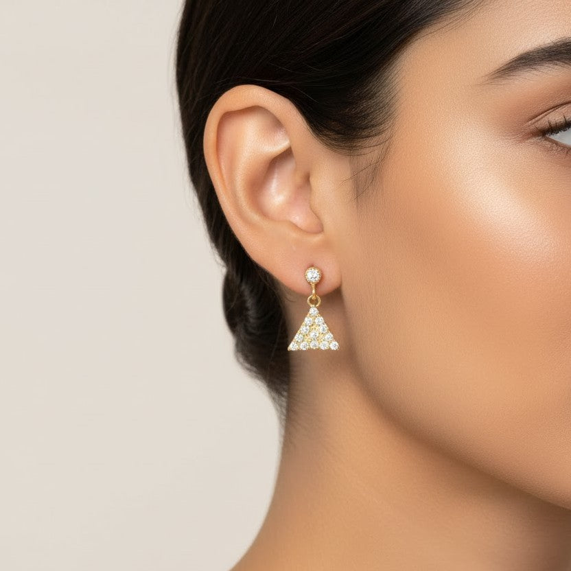 حلقة هرمية من الذهب عيار 18 قيراطًا