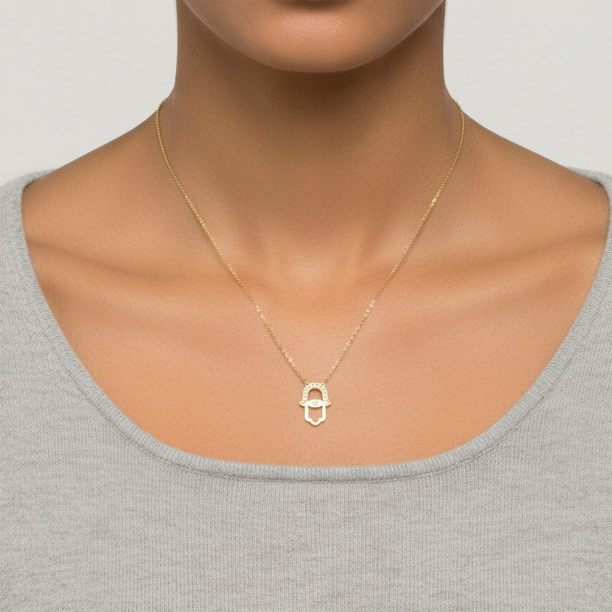 قلادة عين خميسة من الذهب عيار 18 قيراطًا