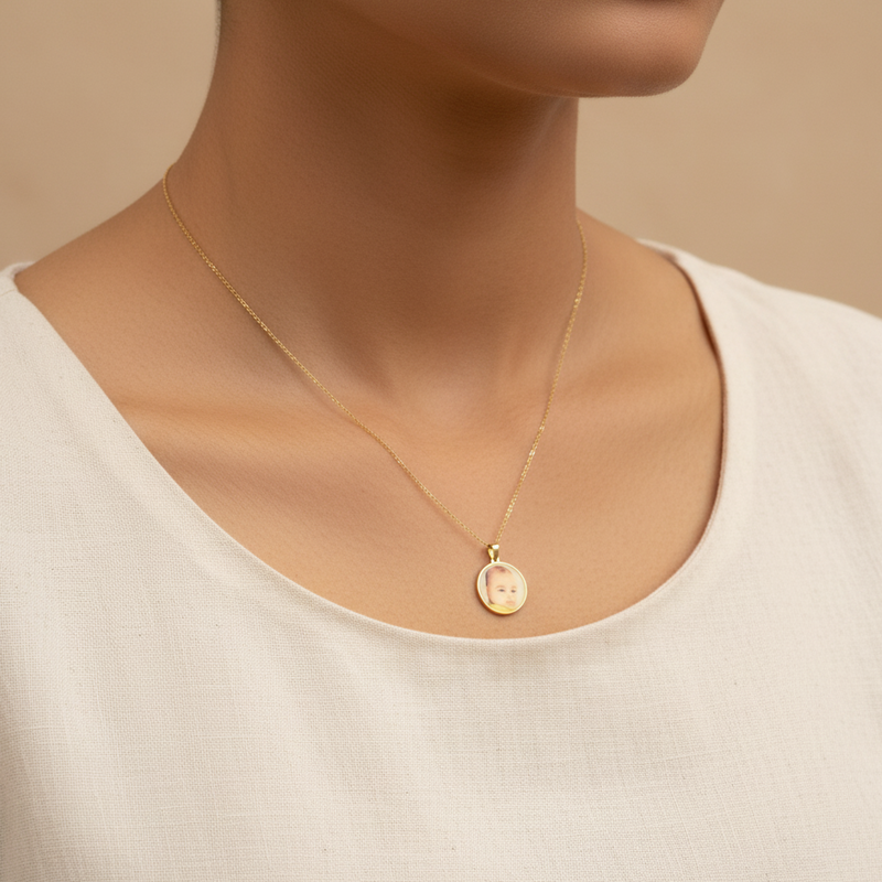 Collier Médaillon Personnalisé Avec Photo Couleur en Or 18K
