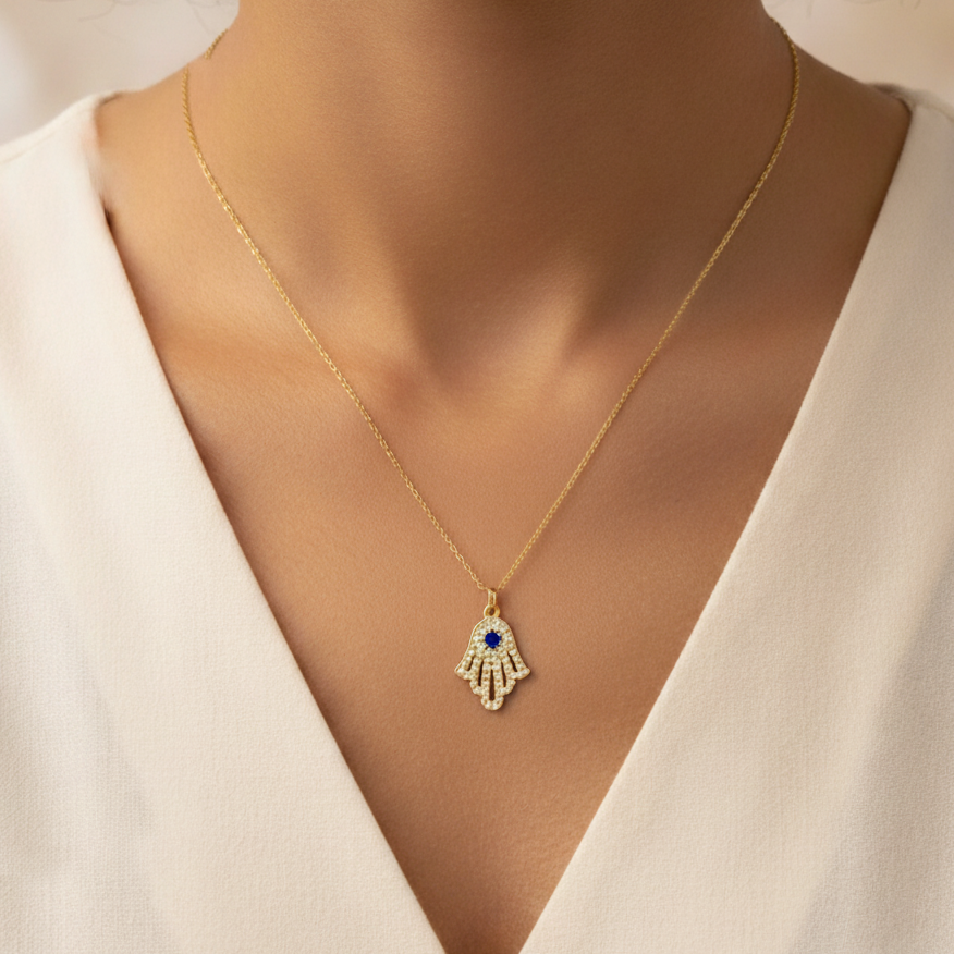 قلادة خميسة لامعة من الذهب عيار 18 قيراطًا 