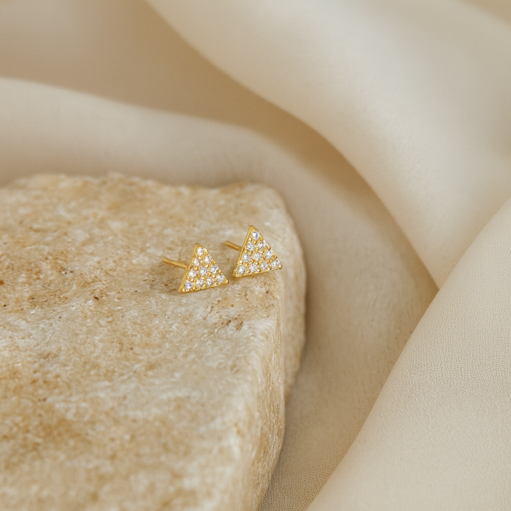 مشبك هرمي من الذهب عيار 18 قيراطًا