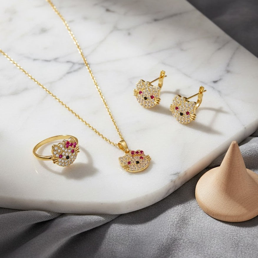 مجموعة هالو كاتي من الذهب عيار 18 قيراطًا