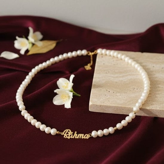 قلادة اسم جوهر (باللغة الفرنسية)