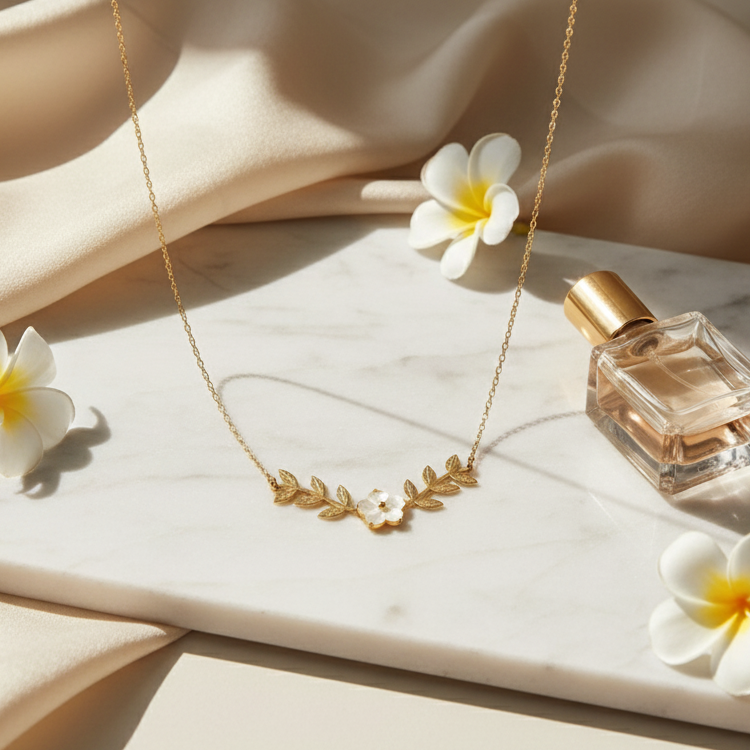 صفاء الأزهار من الذهب عيار 18 قيراطًا