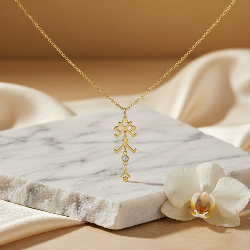 قلادة وشم من الذهب عيار 18 قيراطًا