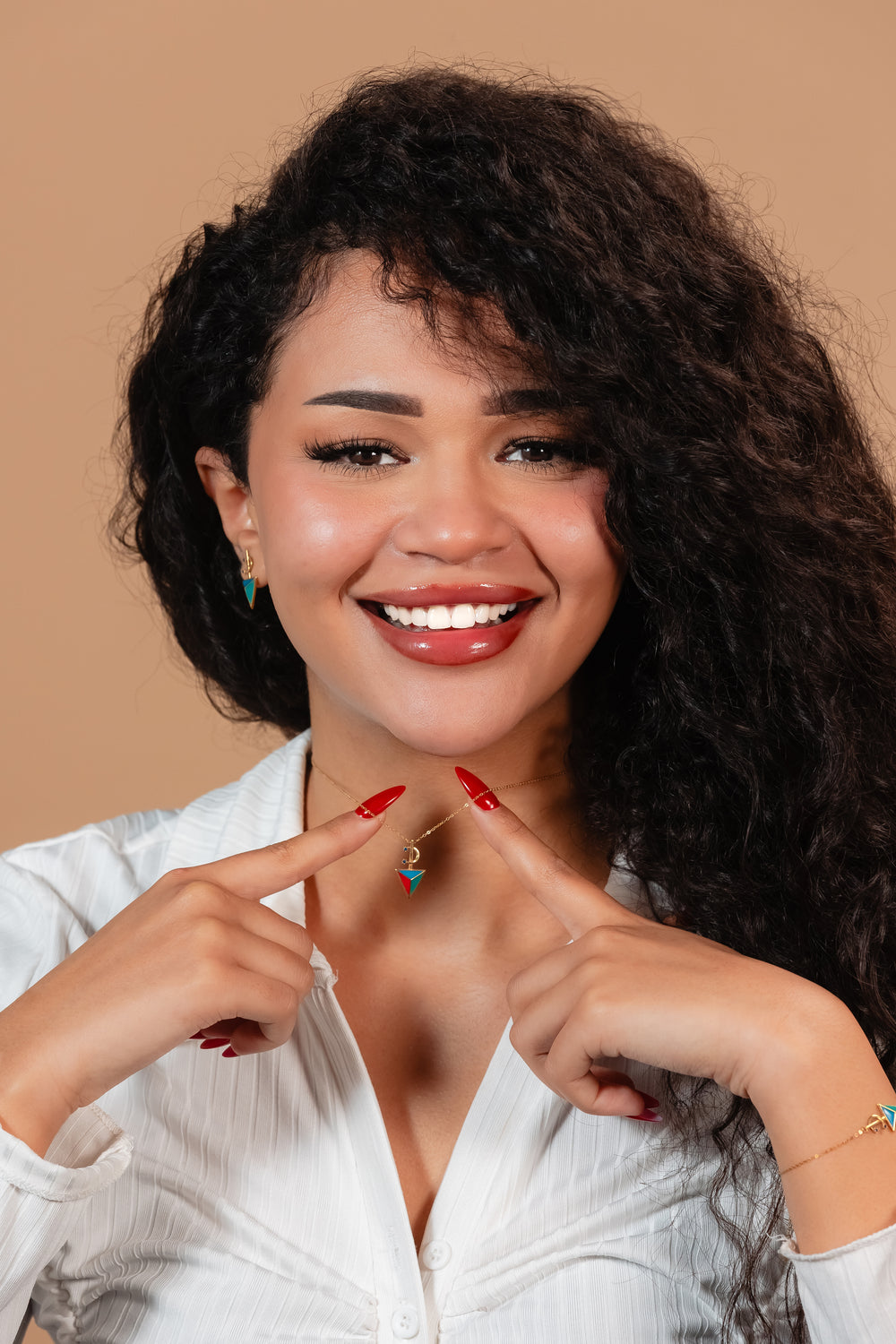 قلادة تيهيا من الذهب عيار 18 قيراطًا